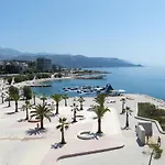 Seaside Escape * Split