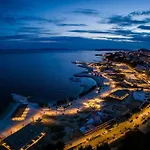Seaside Escape * Split