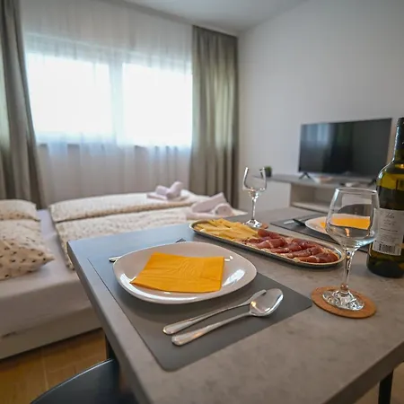 Apartment Seaside Escape Split