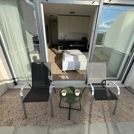 Seaside Escape * Split