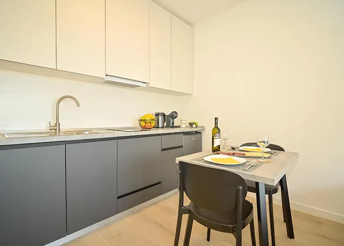 Apartment Seaside Escape Split