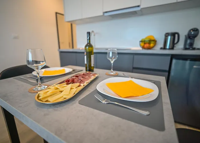 Seaside Escape * Split