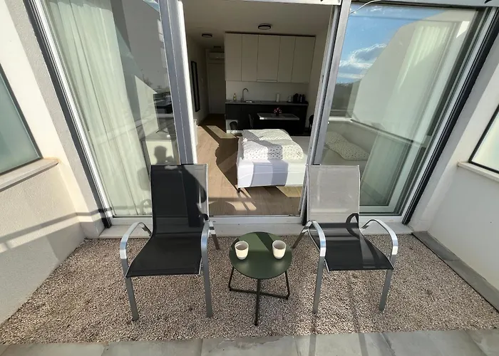 Seaside Escape * Split