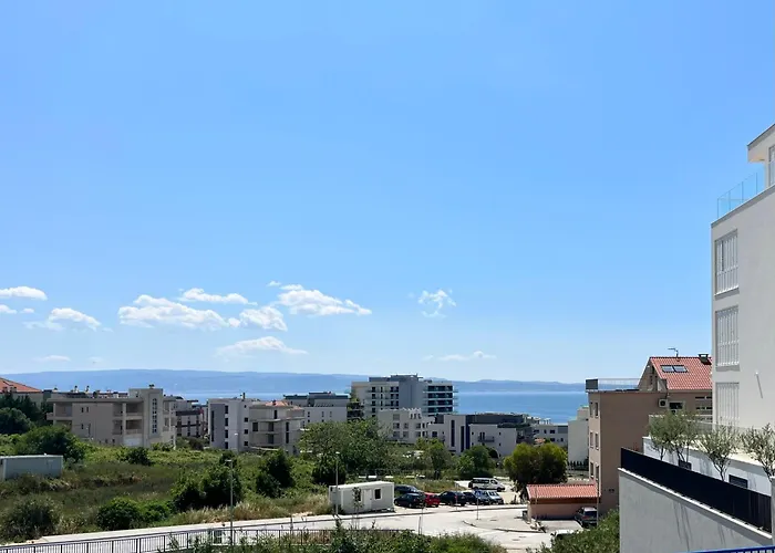 Seaside Escape Split