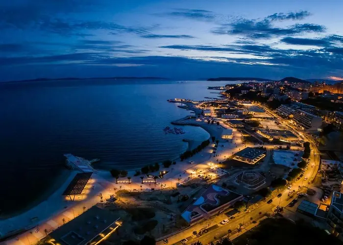 Seaside Escape * Split